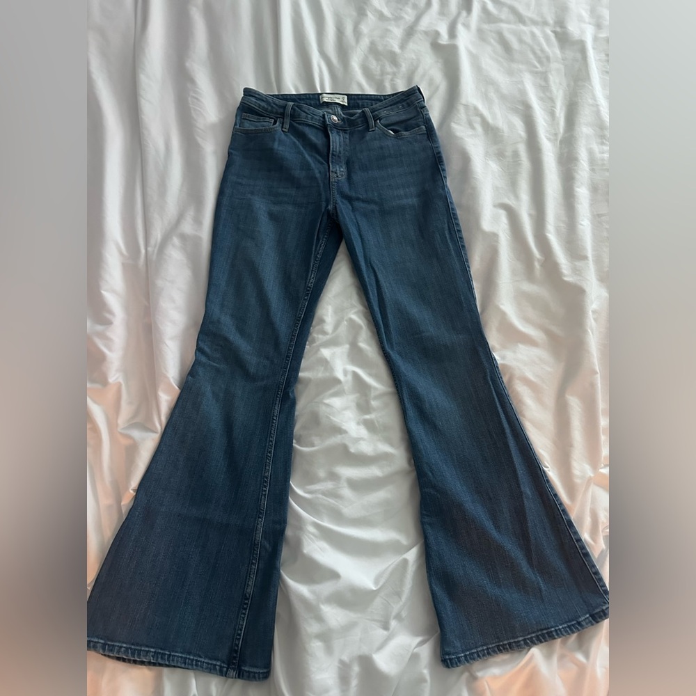Abercrombie & Fitch The Flair Ultra High Rise Jean size 29/8